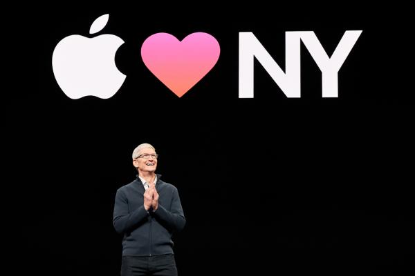 苹果万亿市值不再，微软和亚马逊登顶市值之冠